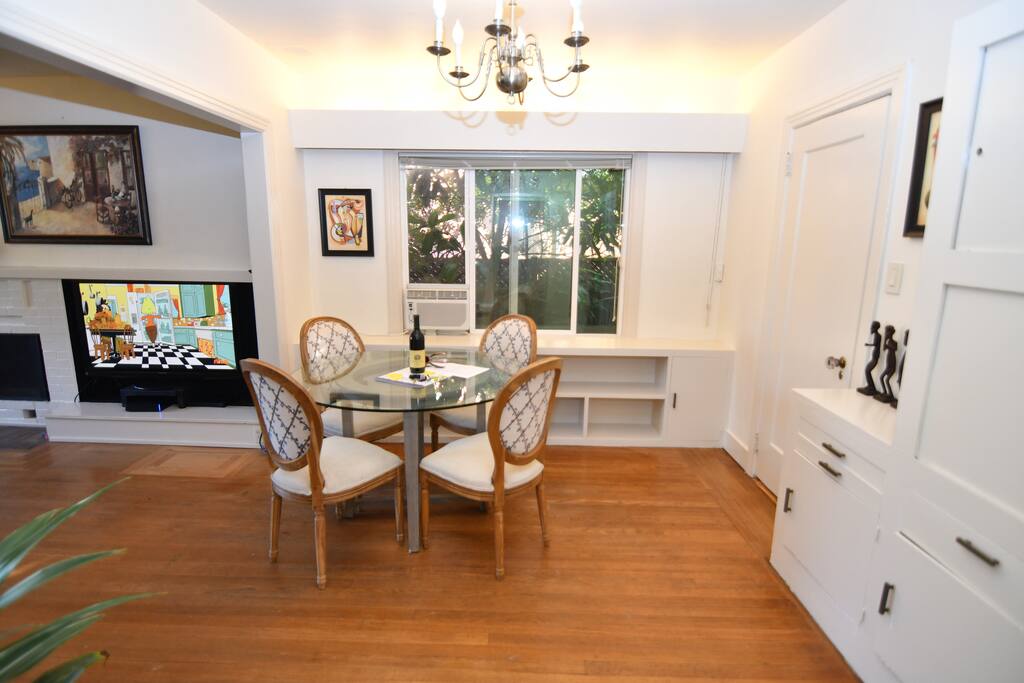 Dinning area overlooking the greenery outside