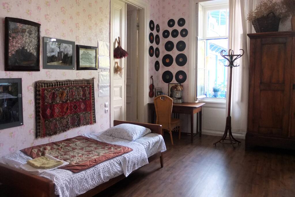Big room.