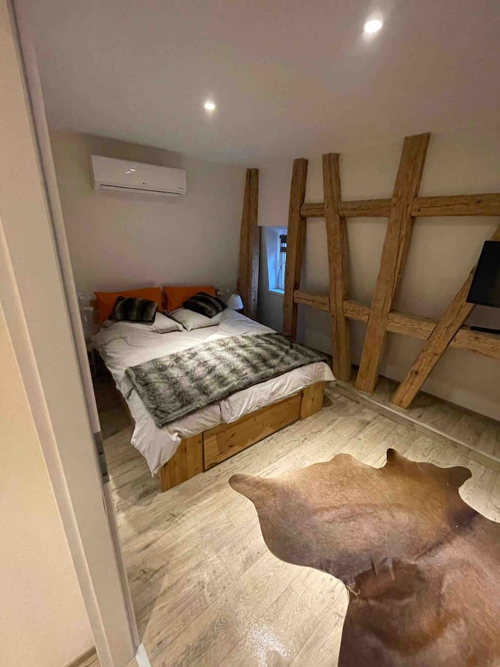 Chumba kikuu cha kulala chenye kiyoyozi 