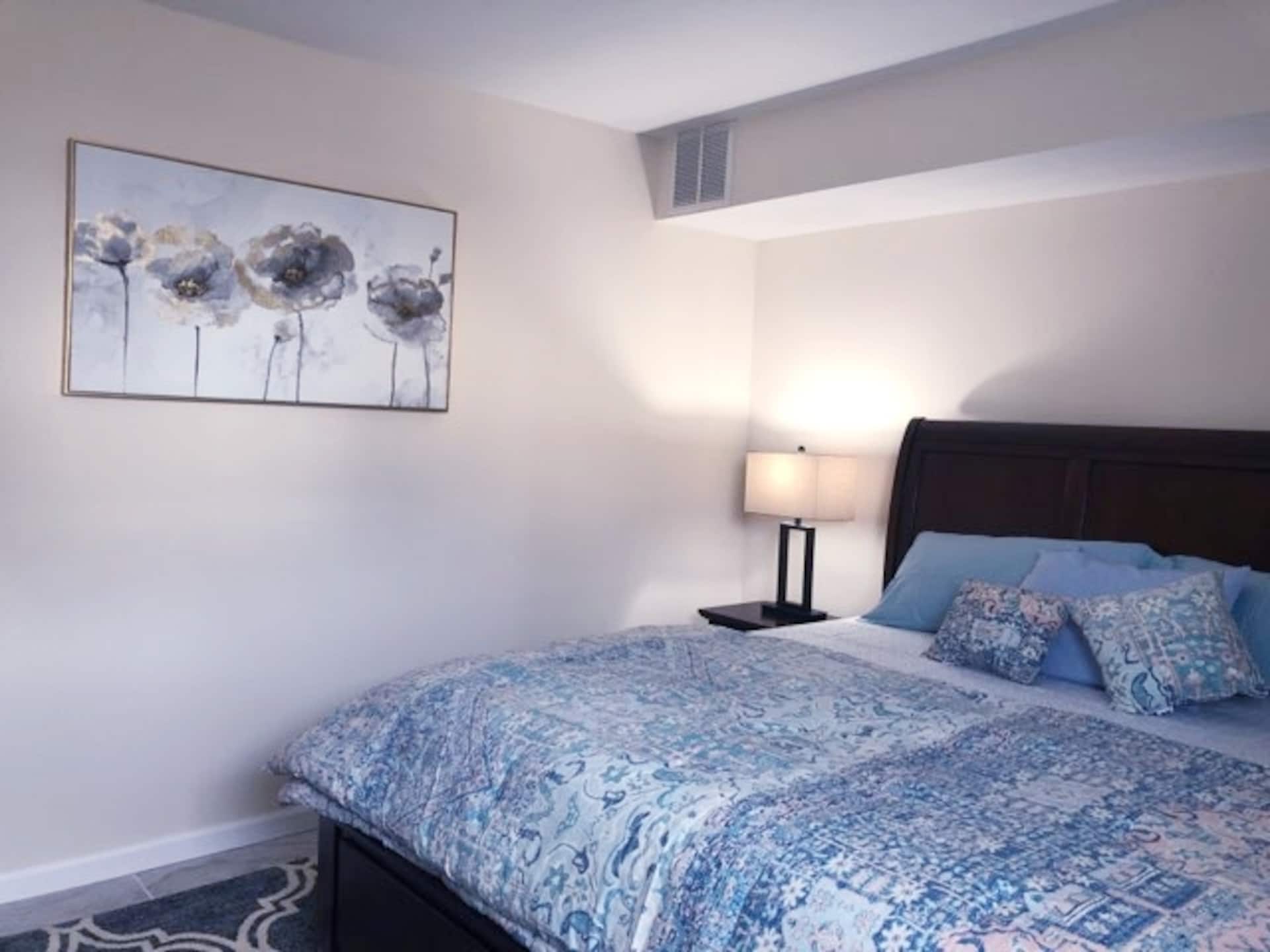 1 BED Ground FL No Kitchen 8 Mints to EWR,NJ 07201
