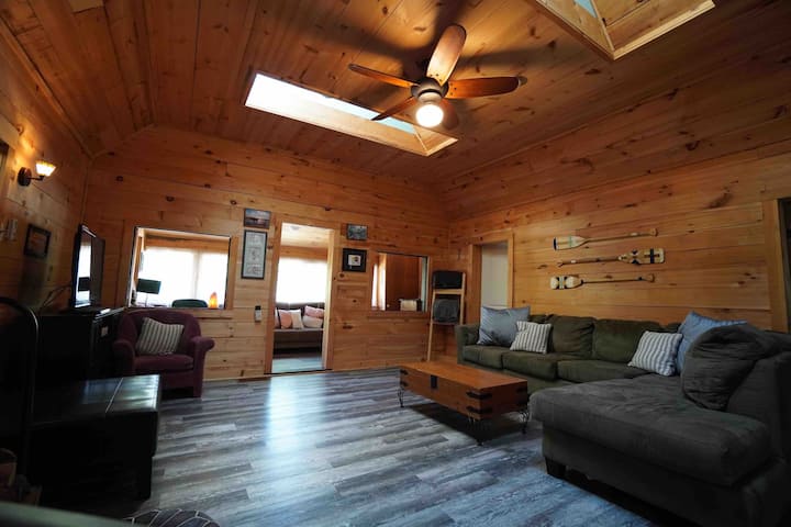 Our Lady Of Kahshe Lake Cottage - Gravenhurst