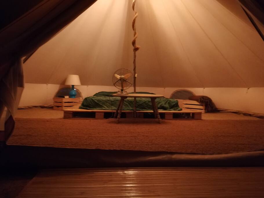 tenda glamping sotto le stelle