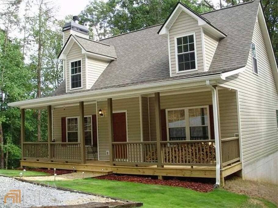 Adorable cottage front