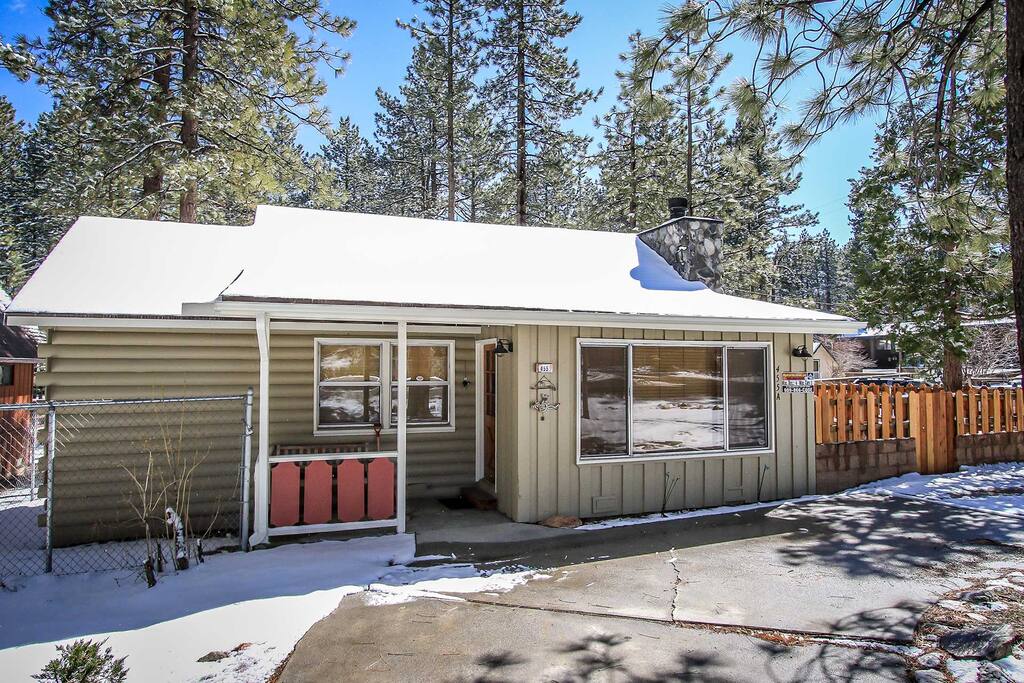 Building,Cabin,Shelter,Bench,Cottage