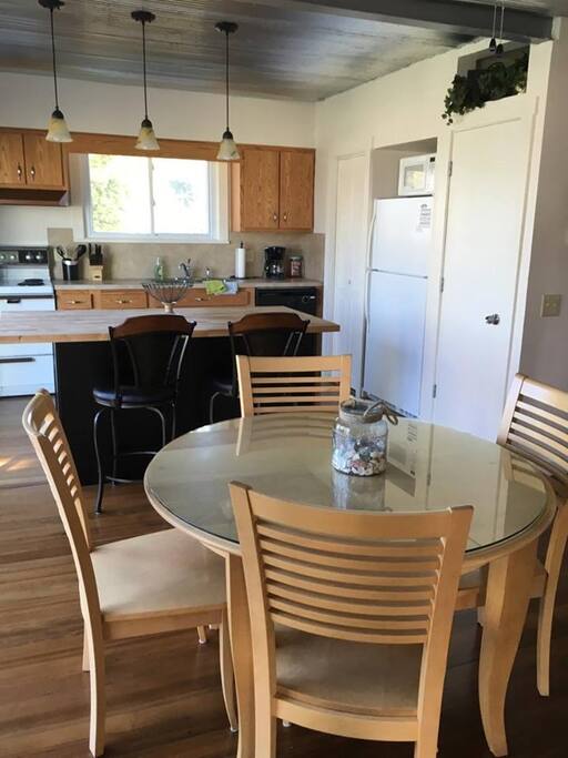 kitchen, view from front room