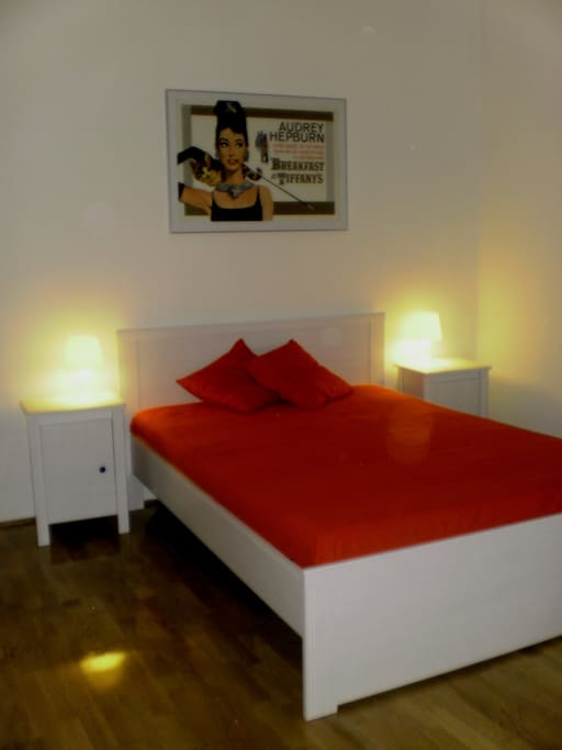 Bed/Living room