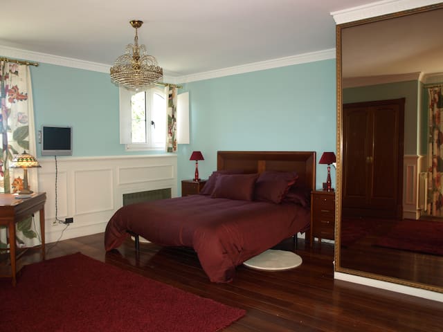 LASAILEKUCASA PARTICUlAR- habitaciones. gallery image 2