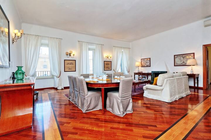 Navona Square, 3 Bedrooms 2 Bathrooms, up to 8 gallery image 2