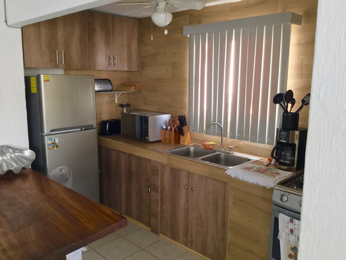 cocinita de madera sams