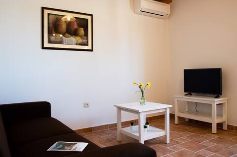 Successful Airbnb property: Apartment with breakfast and parking in Rovinjsko Selo