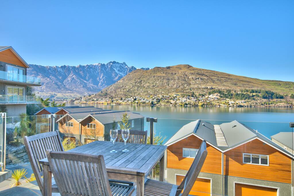 Outdoor dining balcony