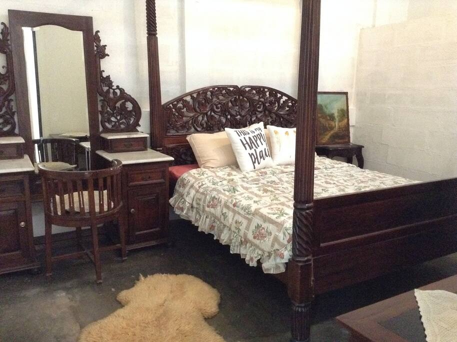 queen bed