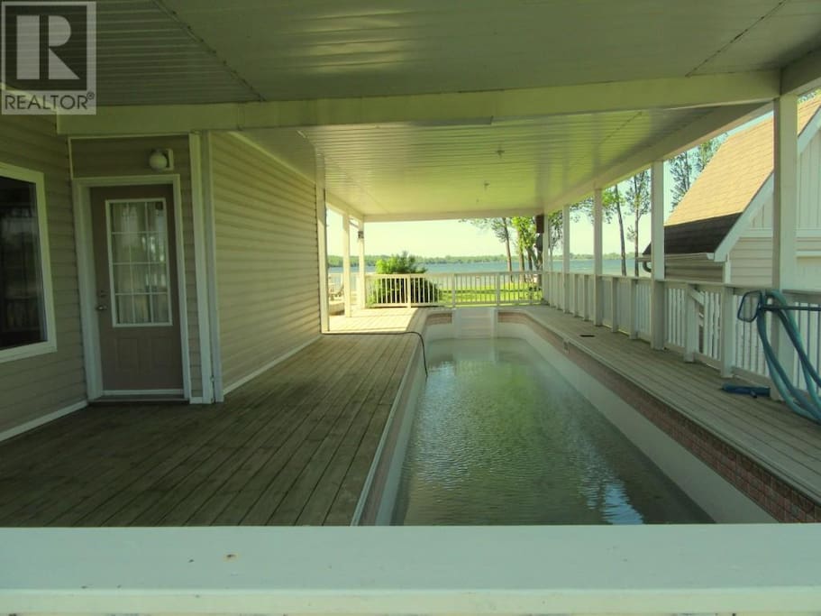 50' lap pool