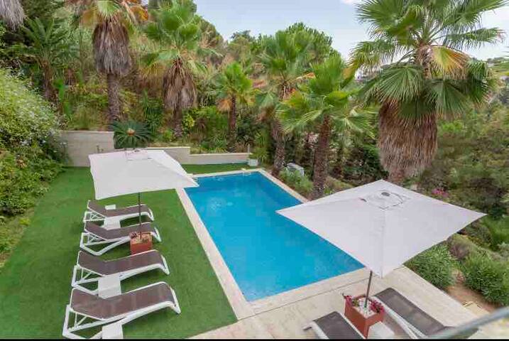 Luxury villa in Tossa, heated pool gallery image 3