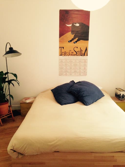 Chambre avec lit double