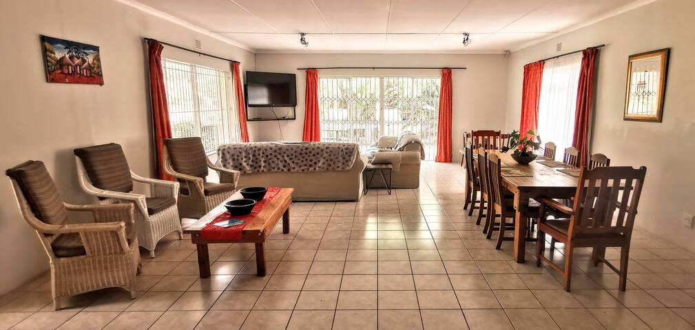 Riverside Villa *Indoor Braai* gallery image 4