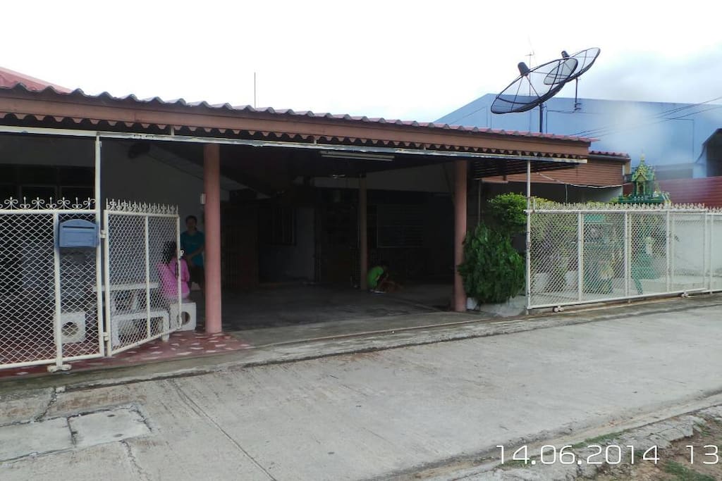 รั้วบ้านและที่จอดรถภายใน 2 ( House fence and parking 2 )