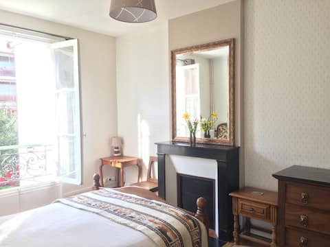 Private cosy room for Parisian stop