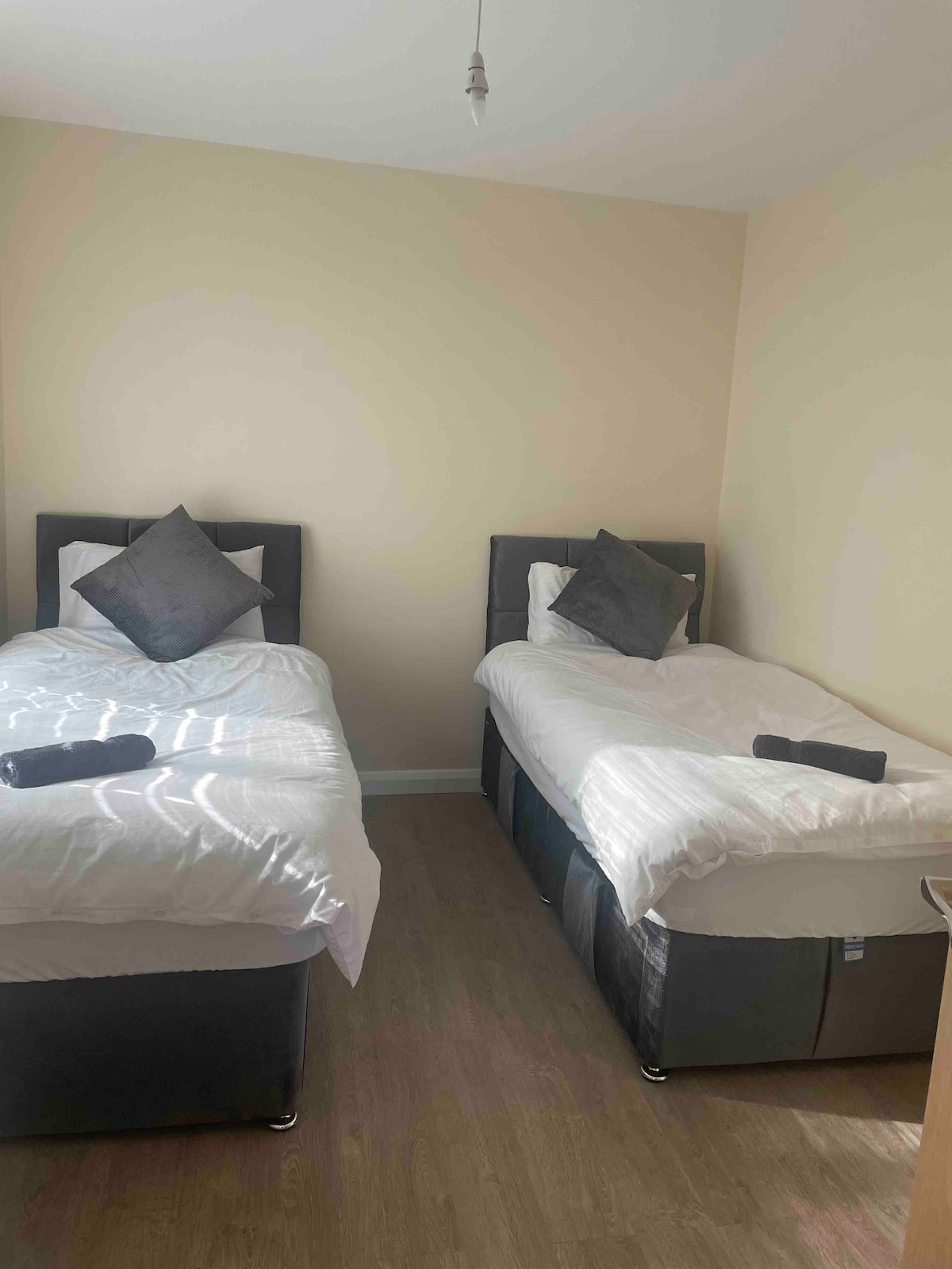 غرفة نوم فردية / للأطفال 