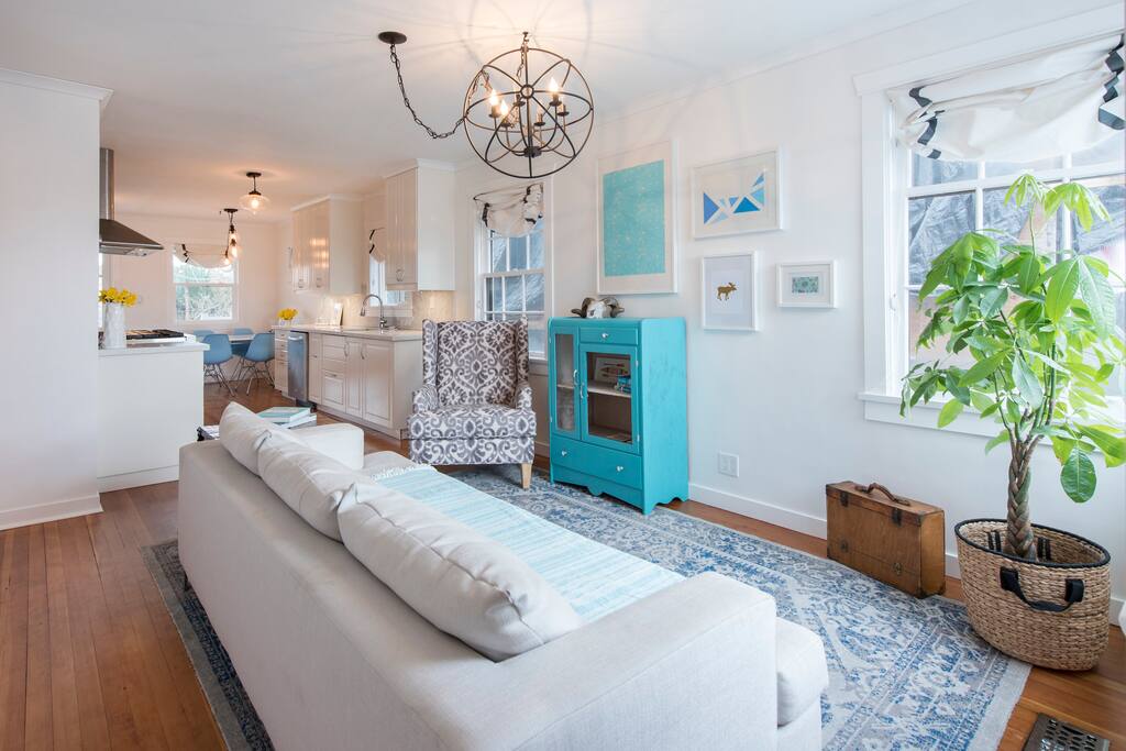 Open concept single level living.