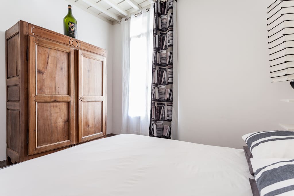 chambre et son armoire