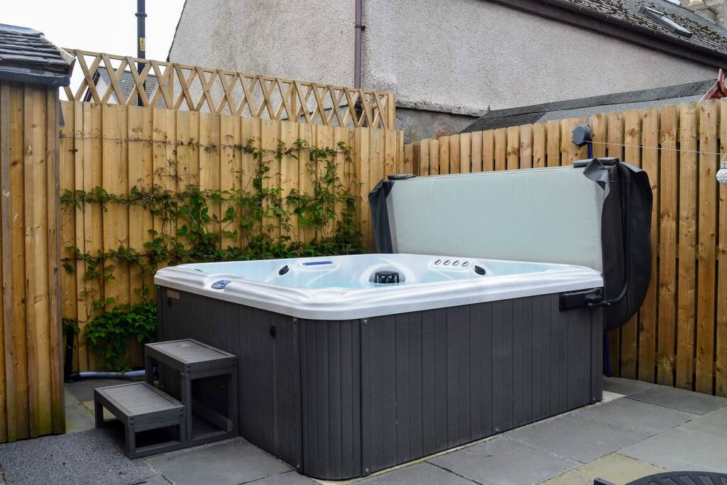 Private Hot Tub