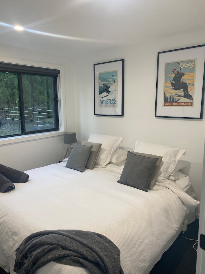 King bed room either king split or full king bed, with electric blanketi.