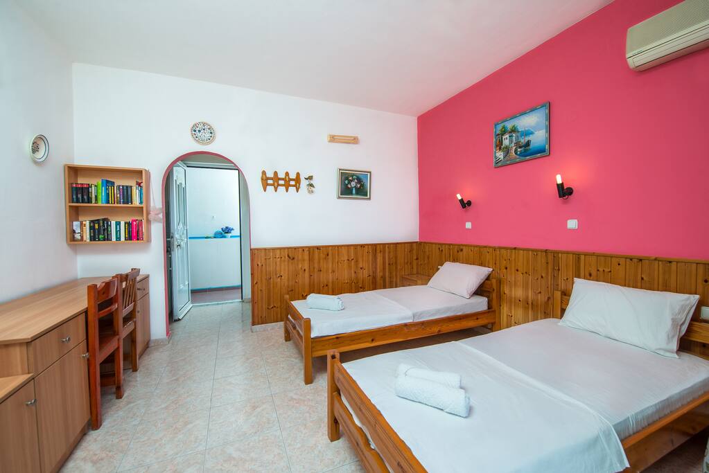 Das Einzimmerappartement / Blickrichtung Eingang