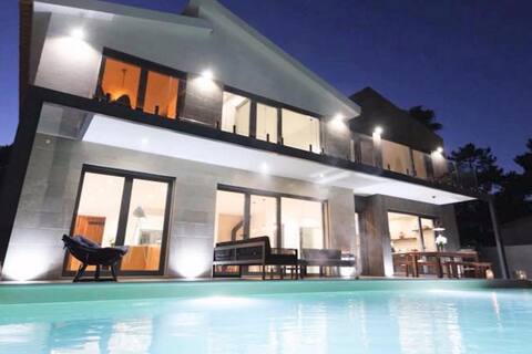 Casa Marcelo, Contemporary Luxurious Villa & Pool