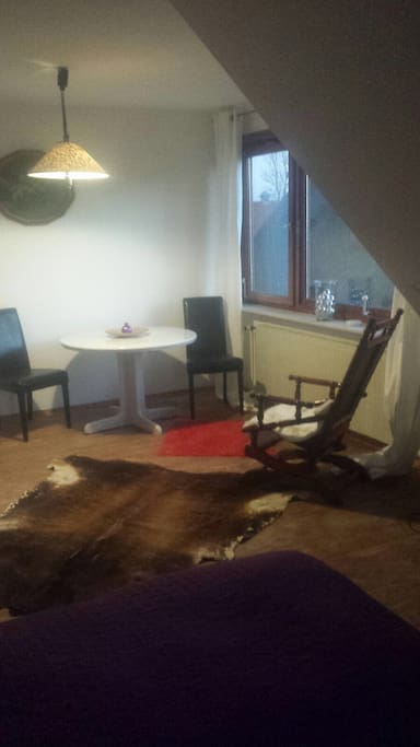 1.Stock Zimmer 1 groß mit Schaukelstuhl
