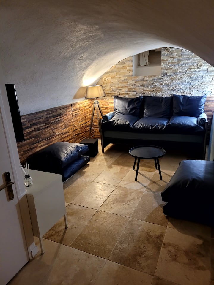 Agréable Maison De Village Avec Parking Gratuit - Salon-de-Provence