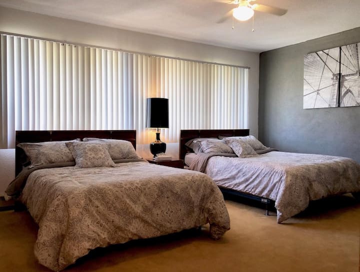 Segundo dormitorio, 1 cama matrimonial y 1 cama tamaño queen. 