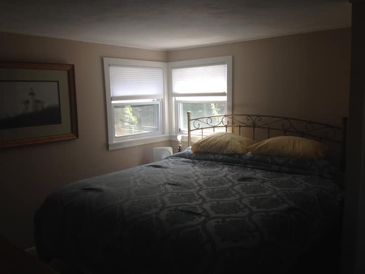 Chumba cha kulala cha Mwalimu kiko kwenye Ghorofa ya 1.