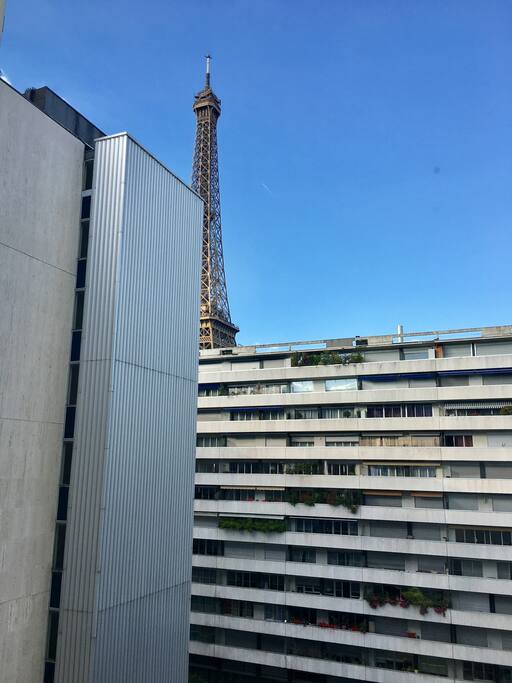 A 300 mètres de la Tour Eiffel