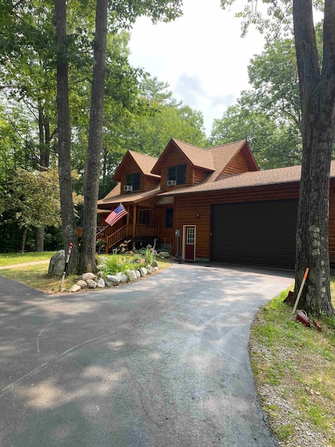 Beautiful log home in Indian River