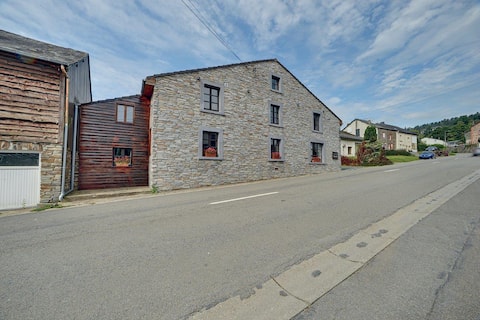 holiday home for 21 pers. on the river Semois