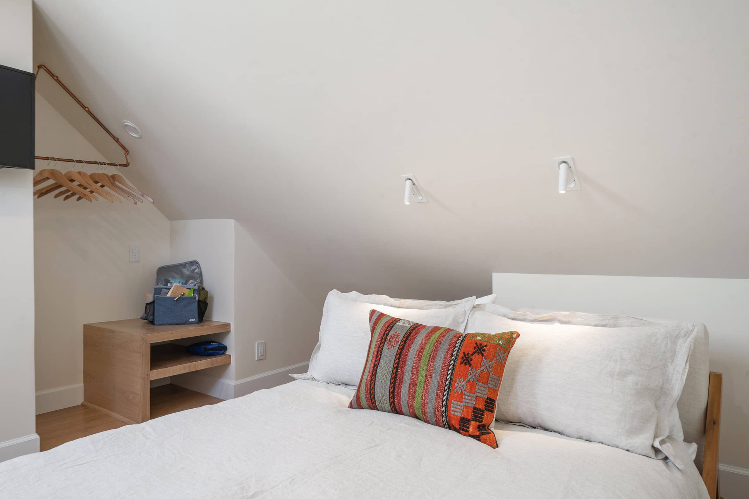 Home in San Francisco · ★4.95 · 1 bedroom · 2 beds · 1 bath - Image 15