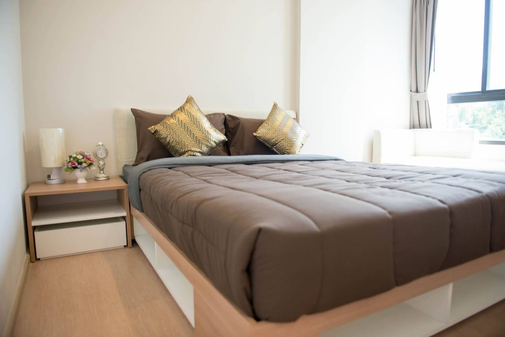 Bedroom with Equipment