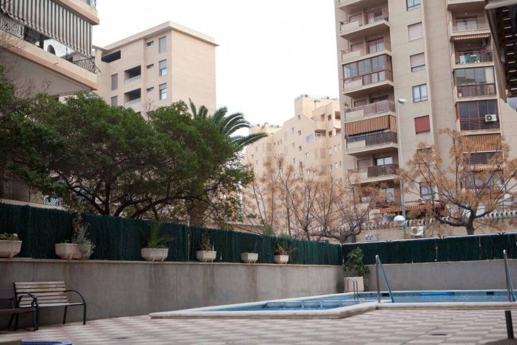 PISCINA