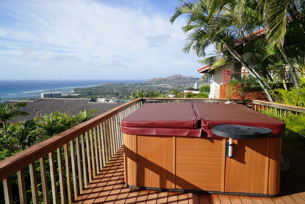 Watch whales from the shared Hot tub with Diamondhead view