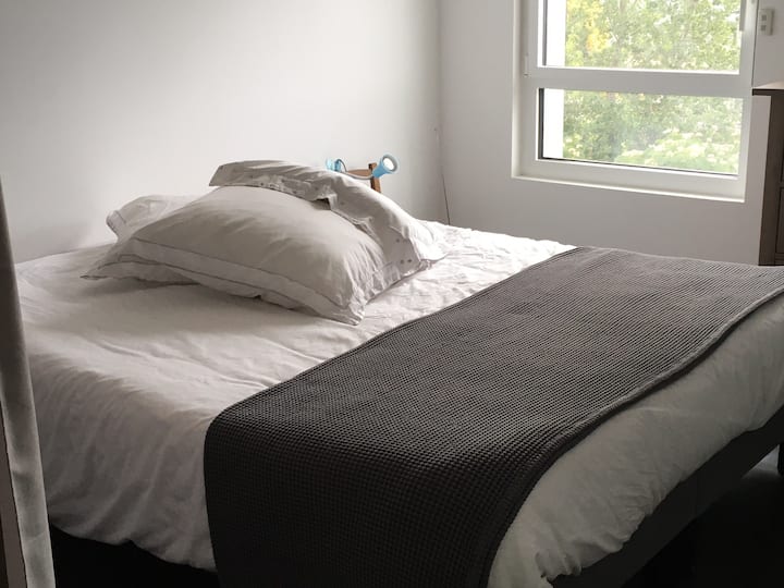 საძინებელი 1