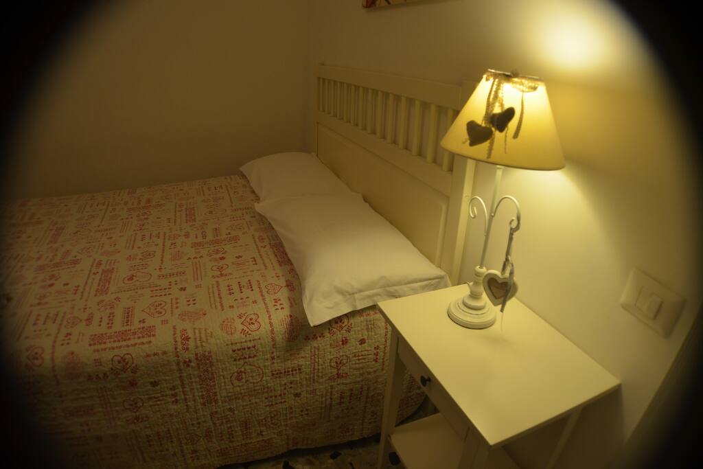 Double room (large bed for single or double use)