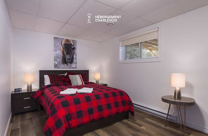 Bedroom #4: Queen size bed