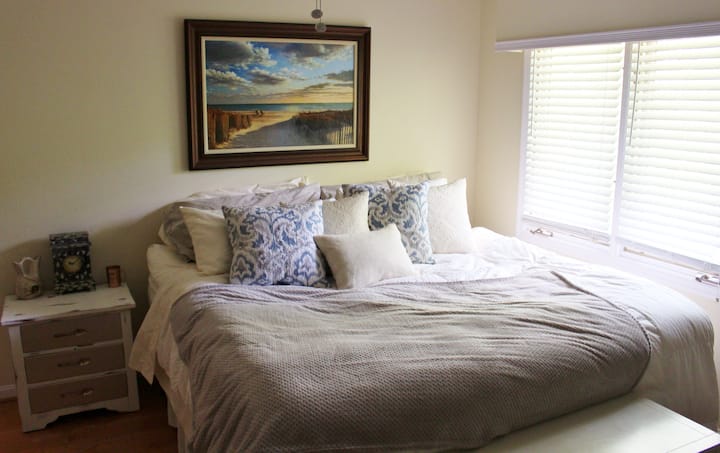 Соба за гости (широк 180-220 см)