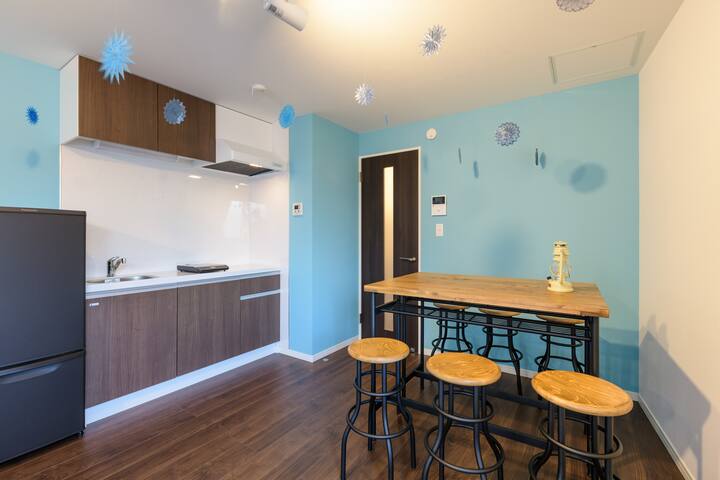 Family/Group Stay! 3BR 6 Beds, Shinjuku & Shibuya gallery image 3