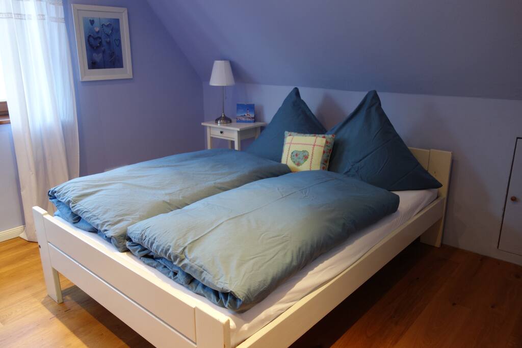 Bett 1,40 m breit für 1-2 Pers.