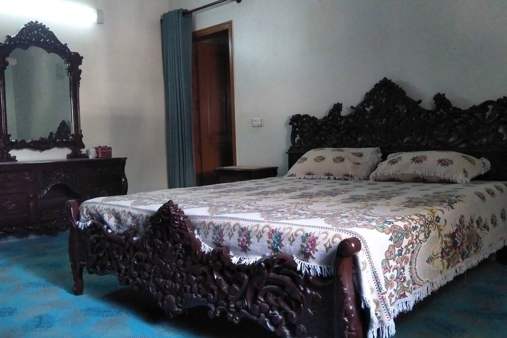 Room1