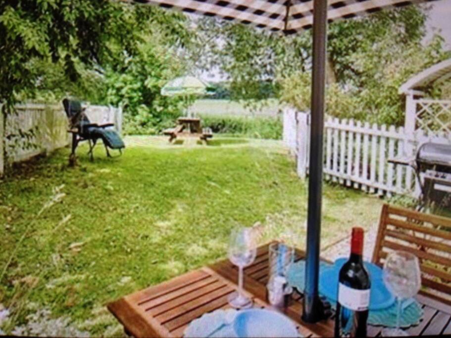 Private Garden with BBQ