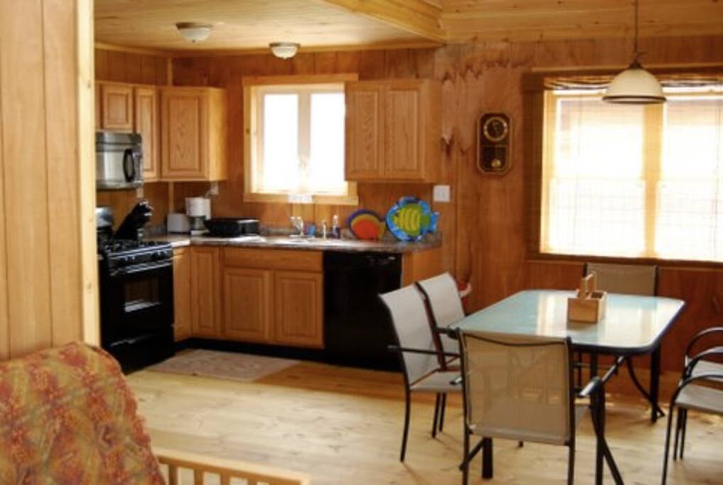 Kitchen/Dining area
