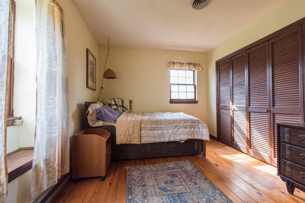 Corner bedroom with 2 Windows & full closet